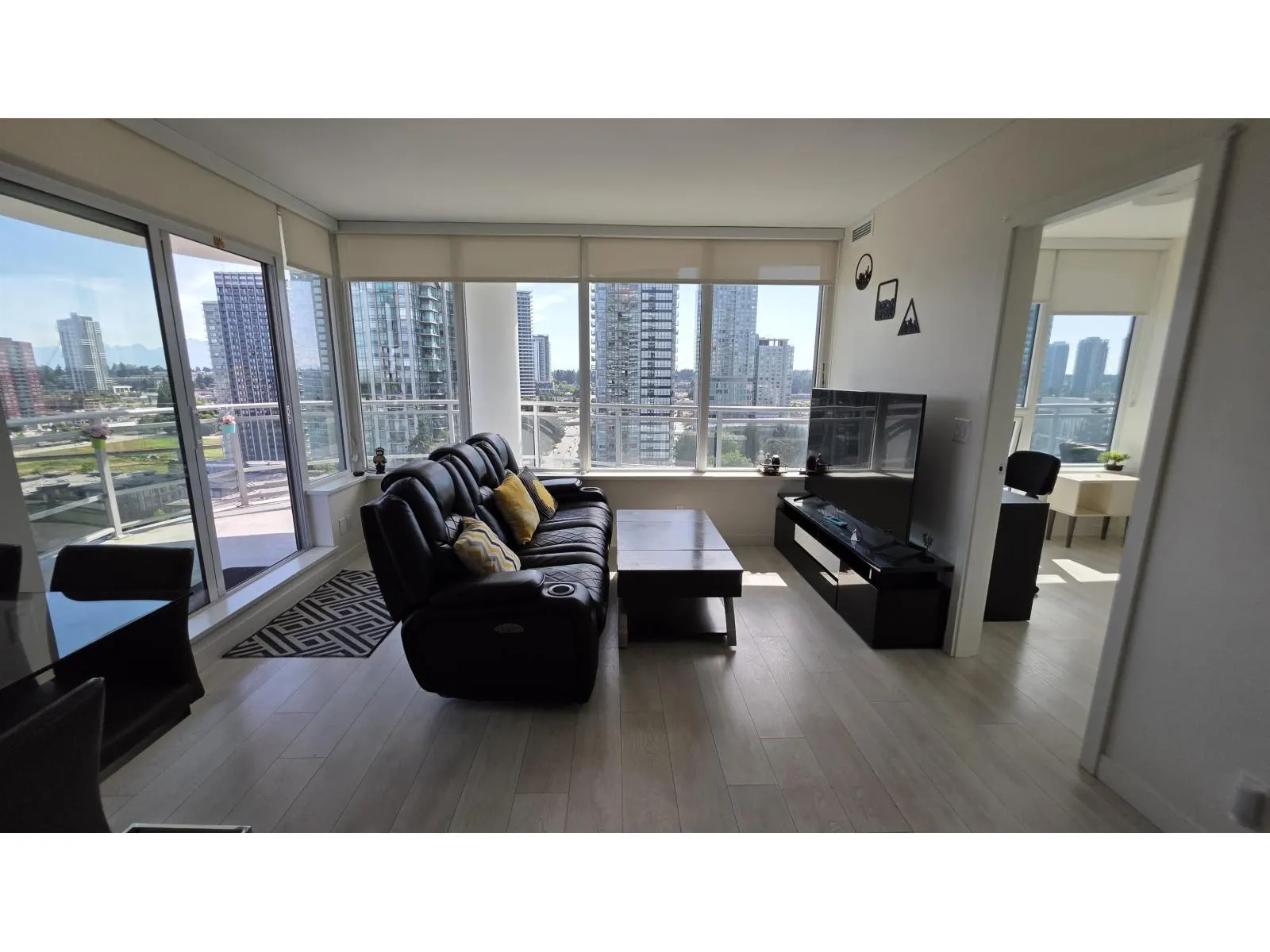1403 13318 104 AVENUE