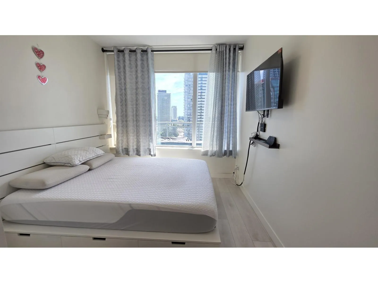 1403 13318 104 AVENUE