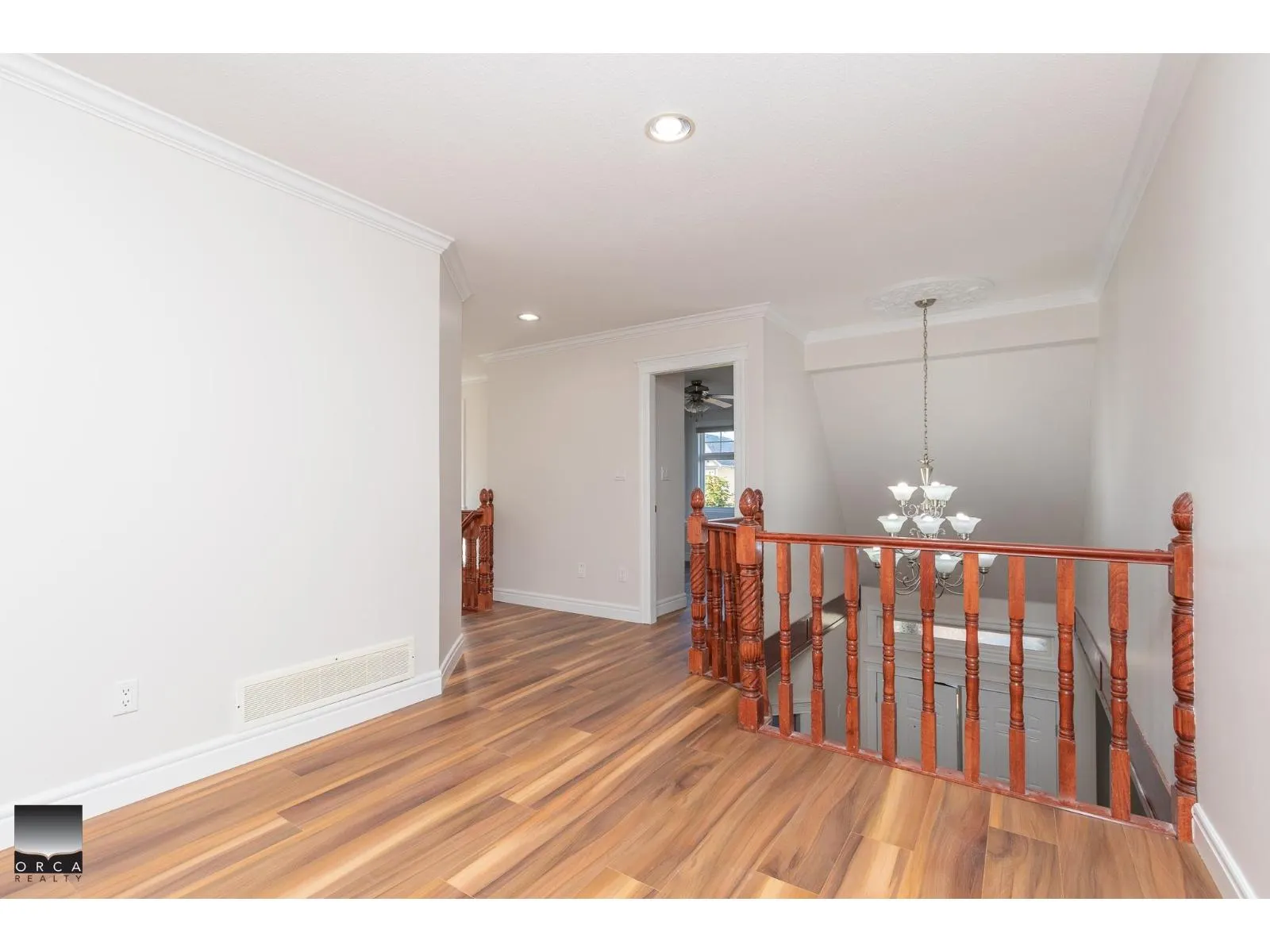 upper level 19130 69A AVENUE