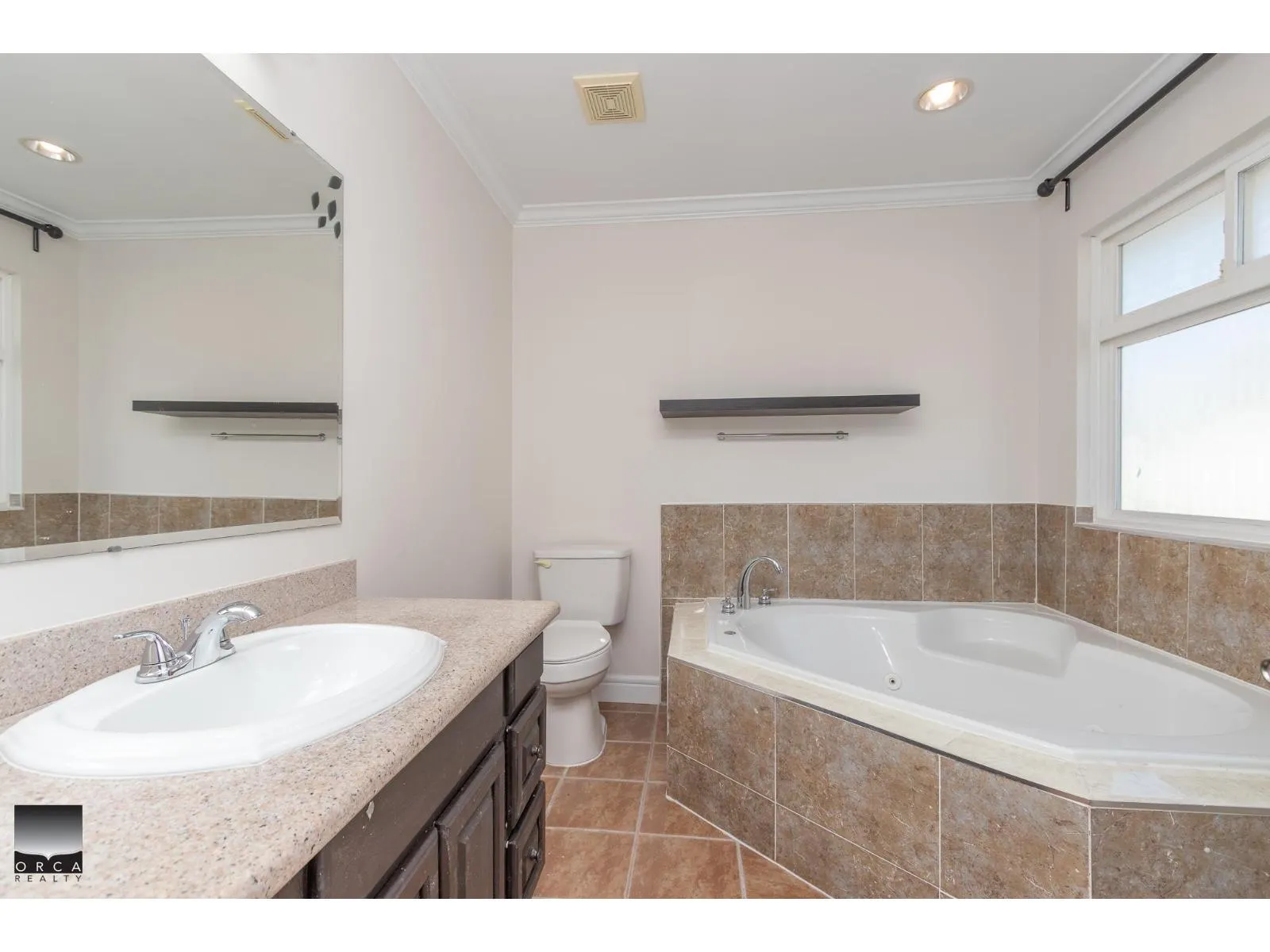 upper level 19130 69A AVENUE