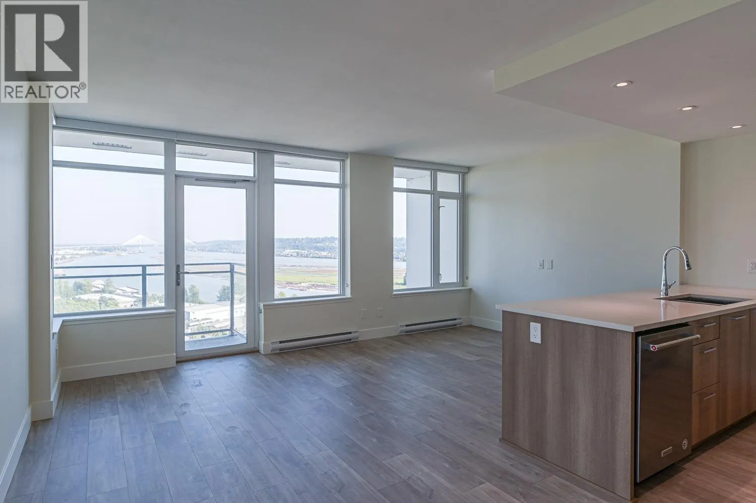 1807 258 NELSON COURT