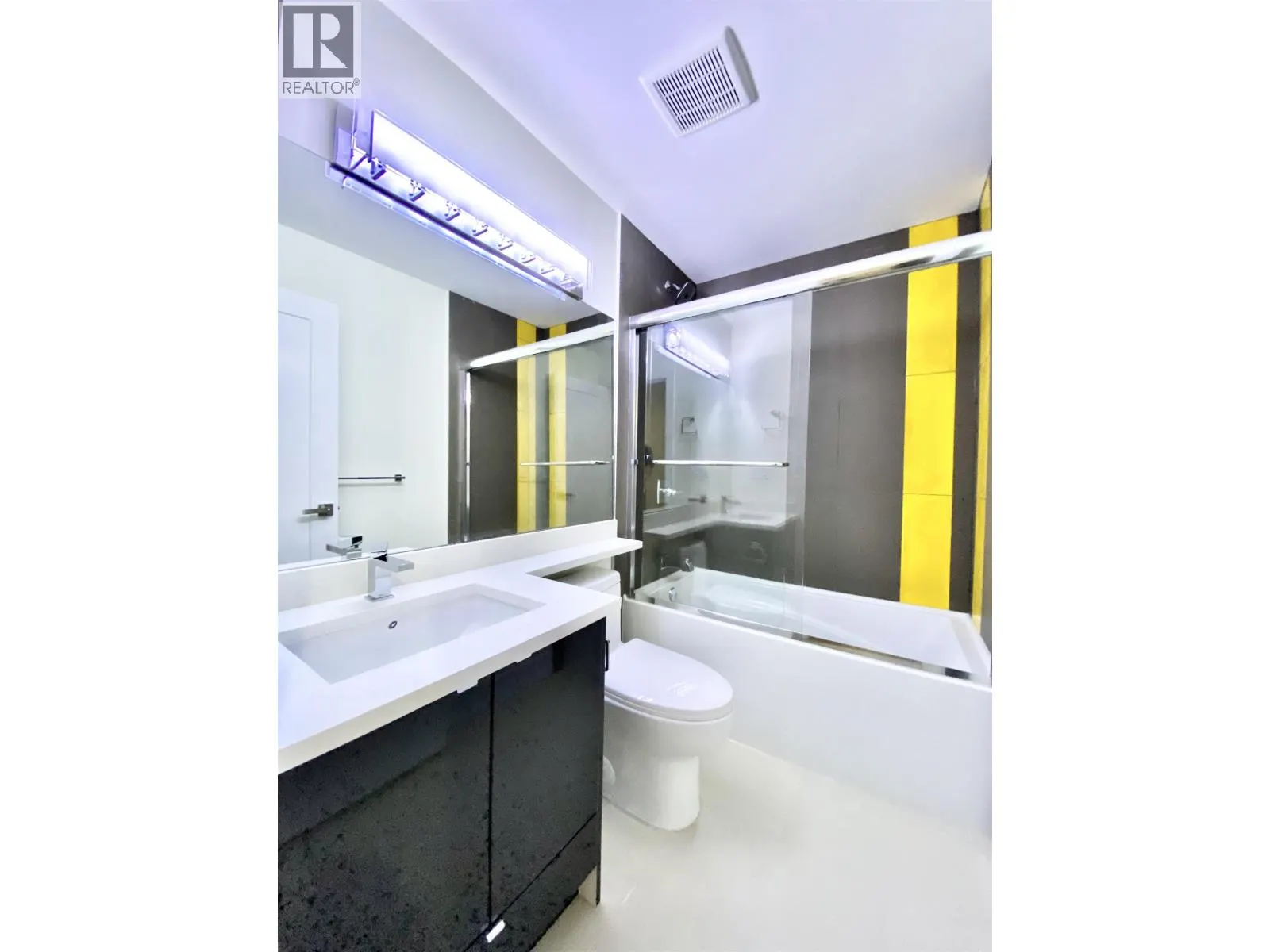 Basement 17XX HOWARD AVENUE