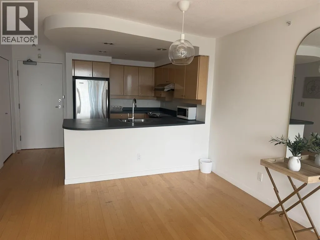 190X 1008 CAMBIE STREET