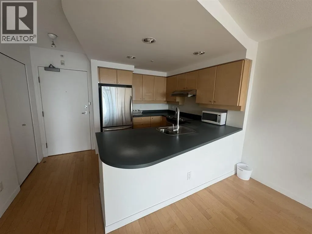 190X 1008 CAMBIE STREET