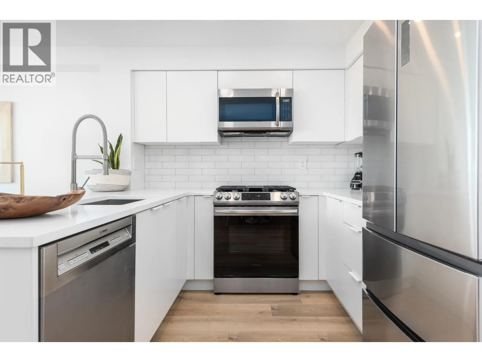 2208 63 KEEFER PLACE