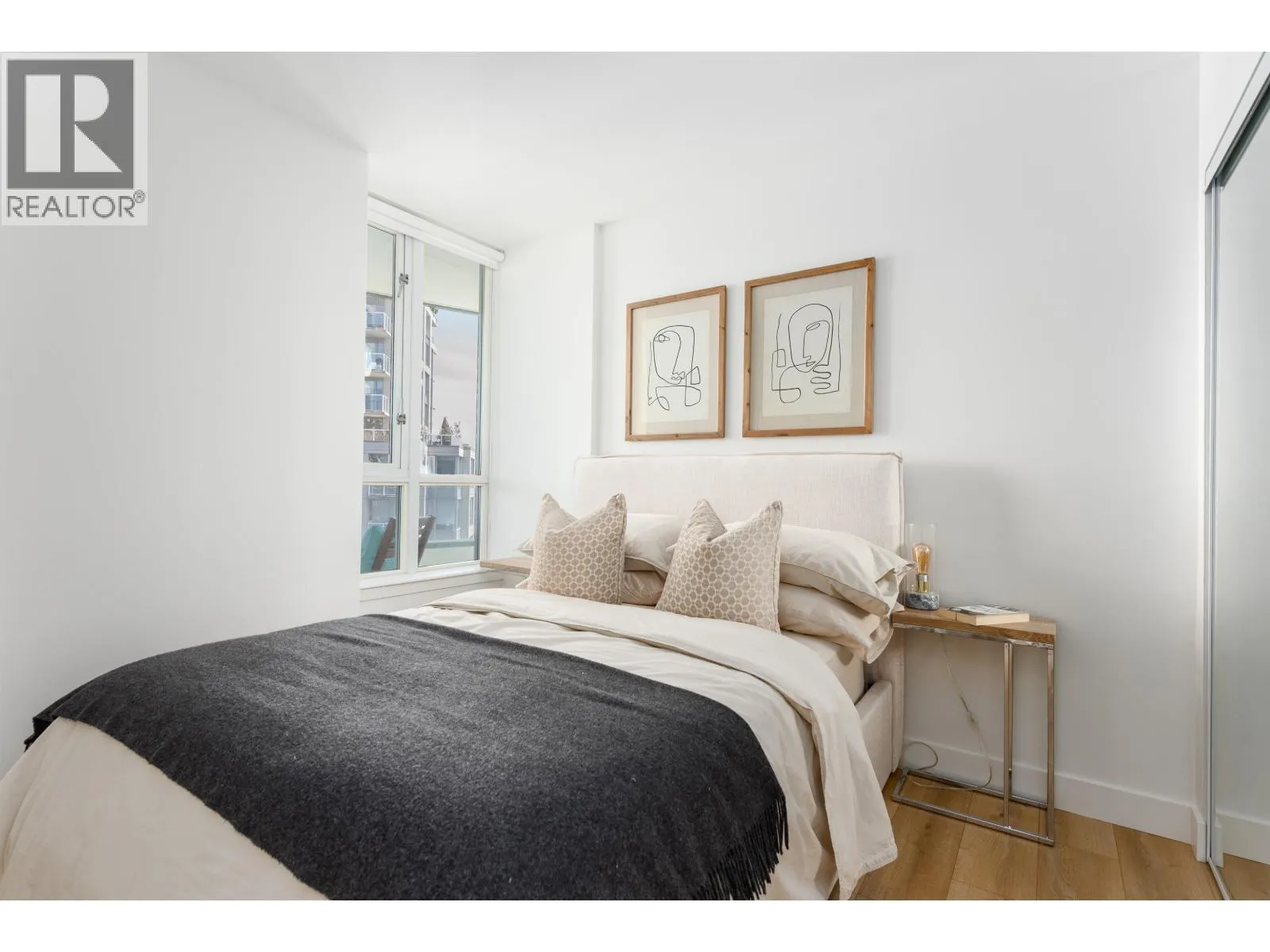 2208 63 KEEFER PLACE