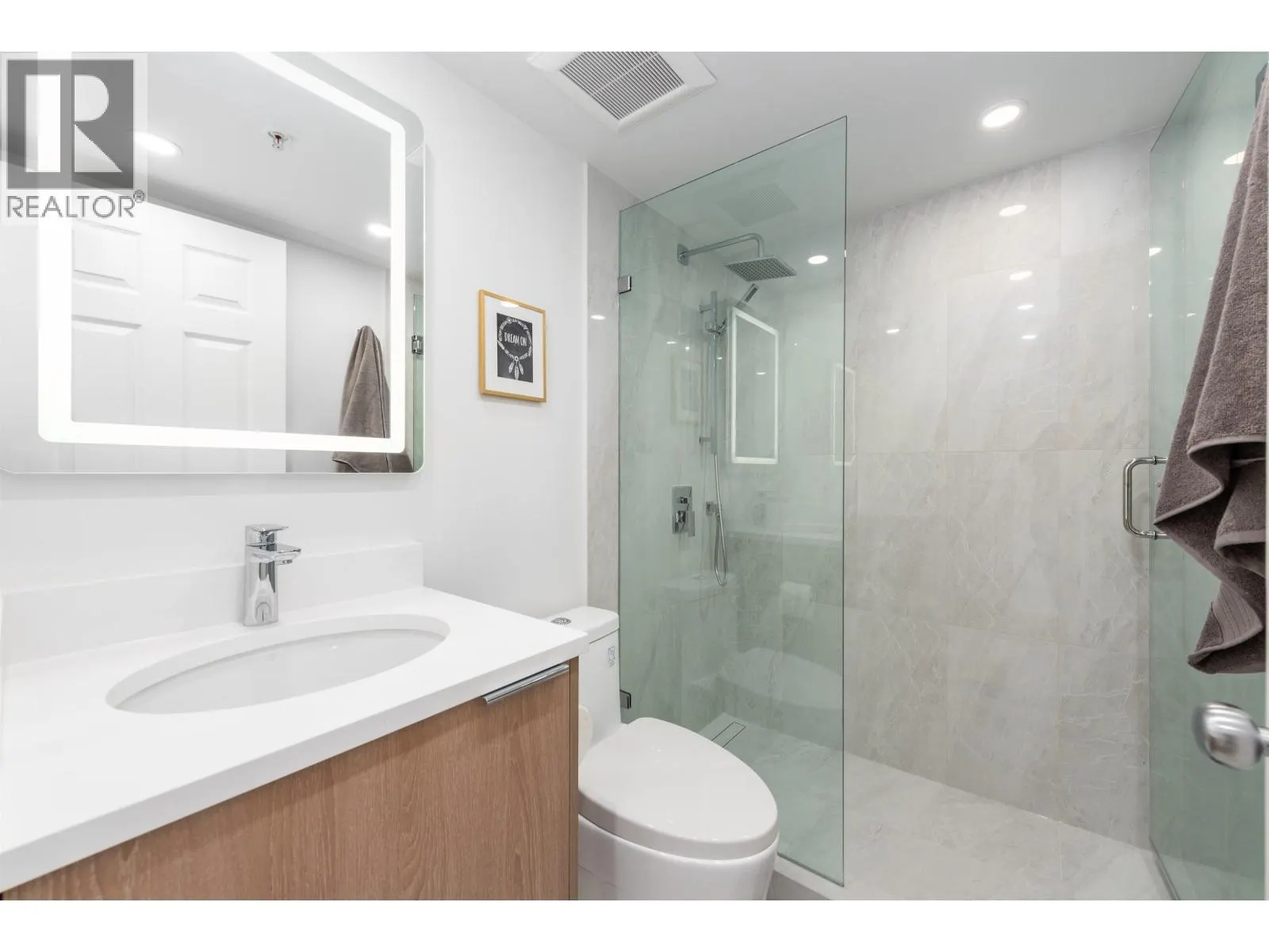 2208 63 KEEFER PLACE