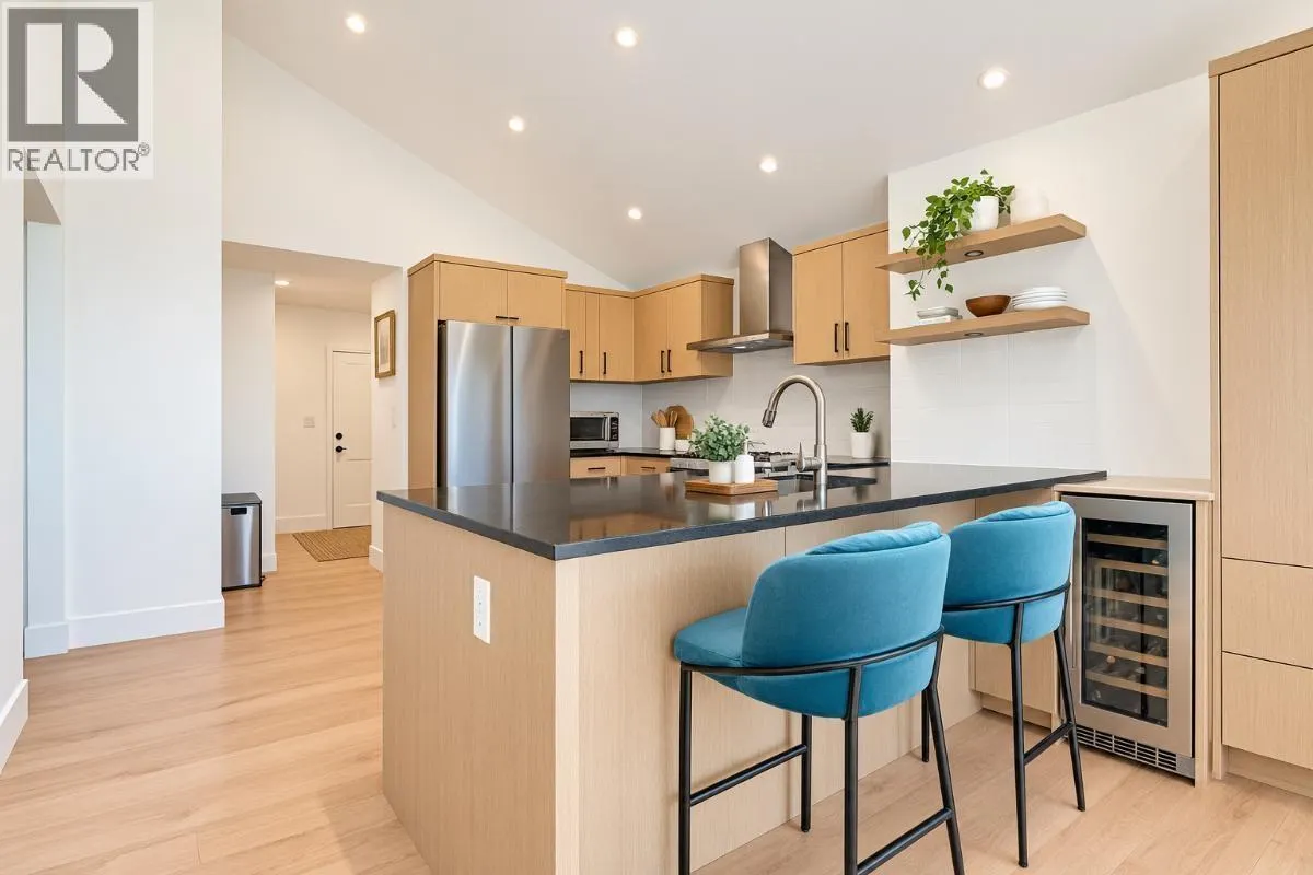 1115 GROVELAND COURT