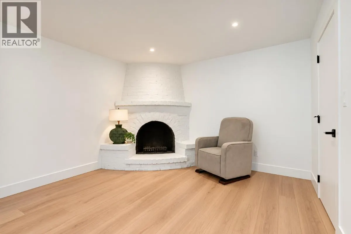 1115 GROVELAND COURT
