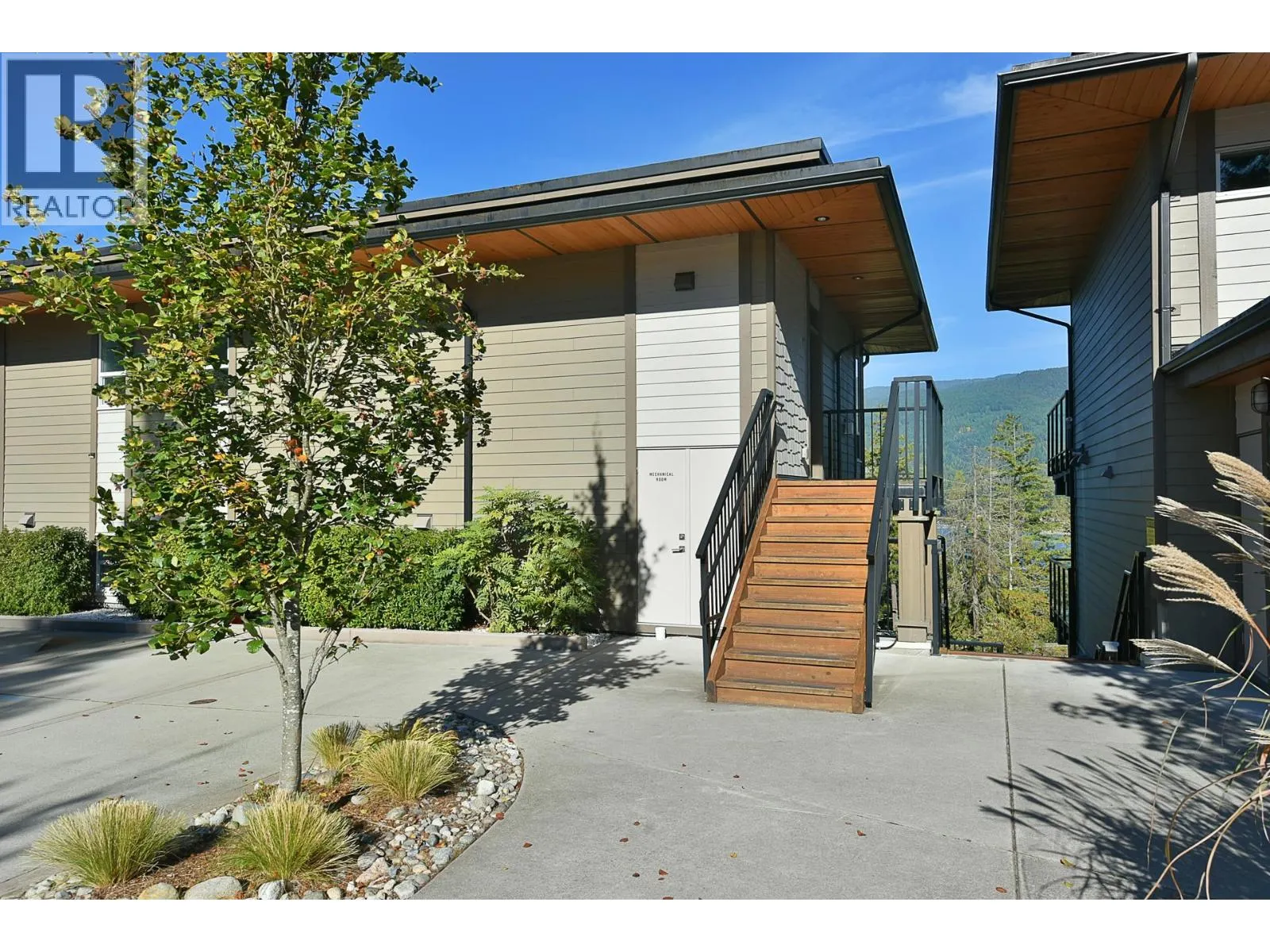 303 5780 MARINE WAY