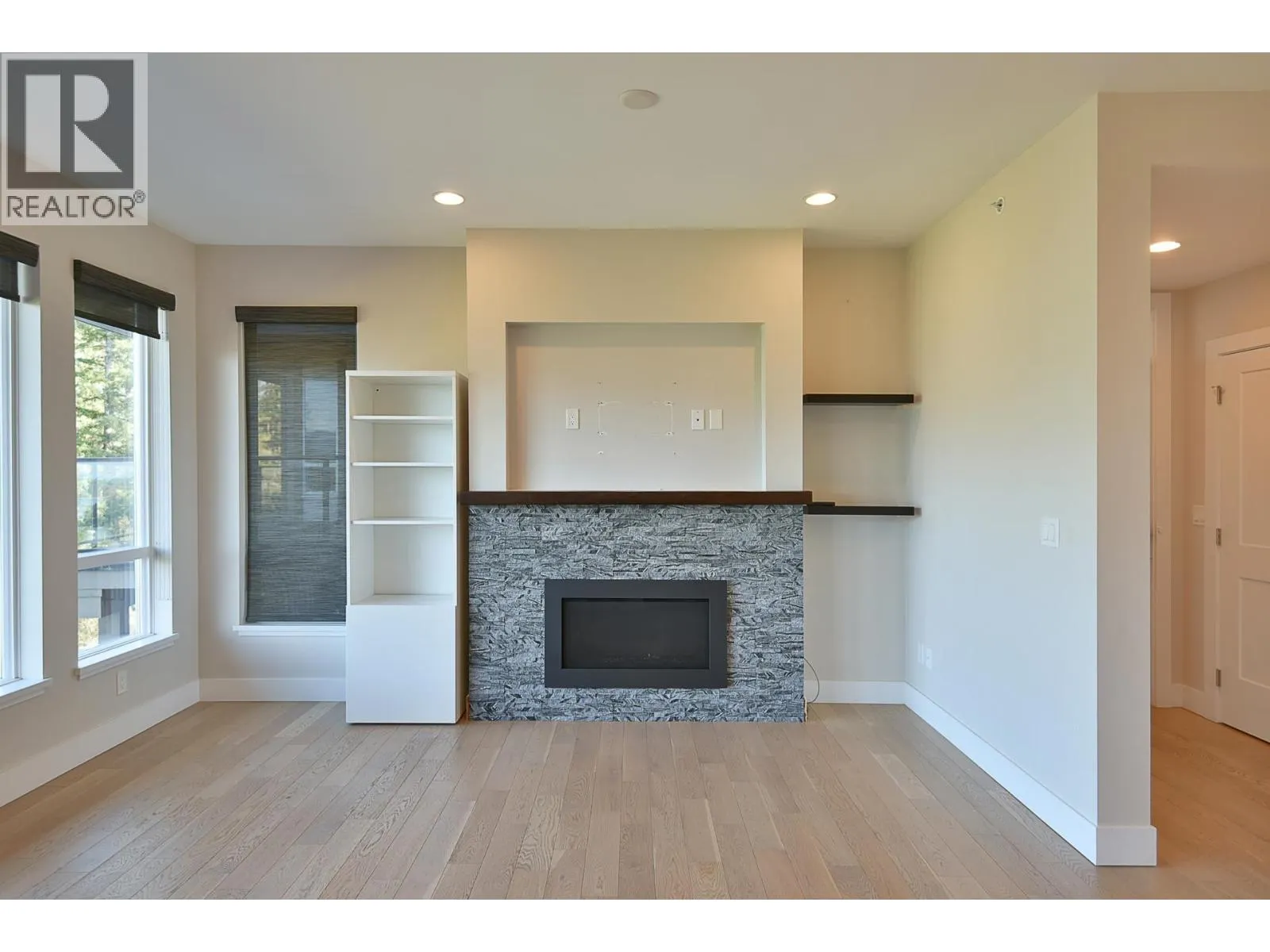 303 5780 MARINE WAY