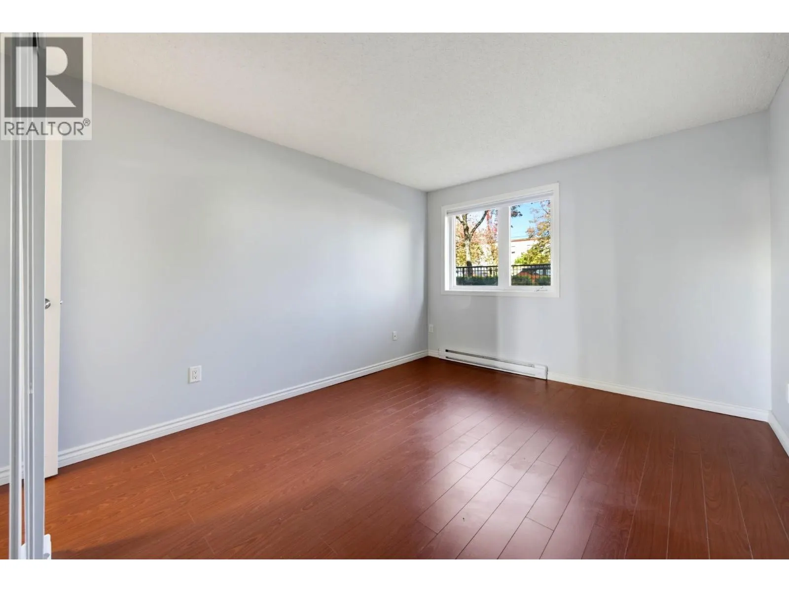 101 1040 E BROADWAY