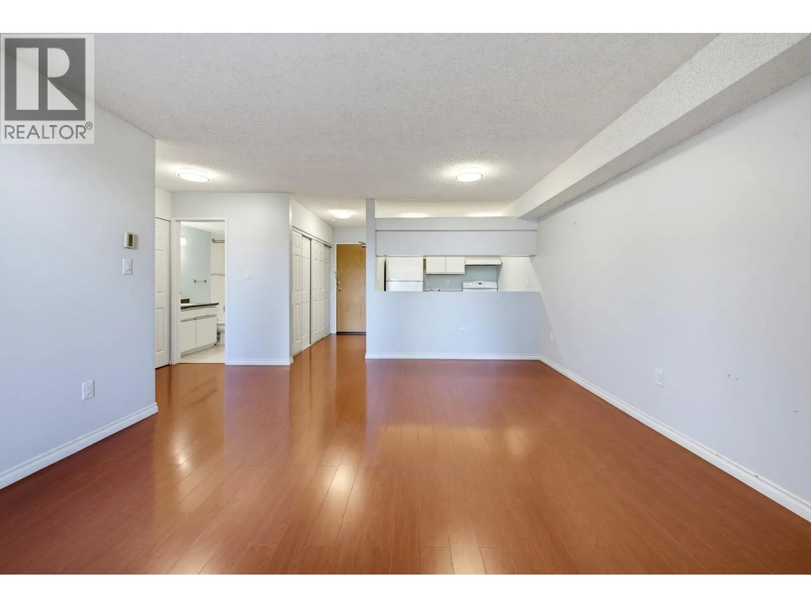 101 1040 E BROADWAY