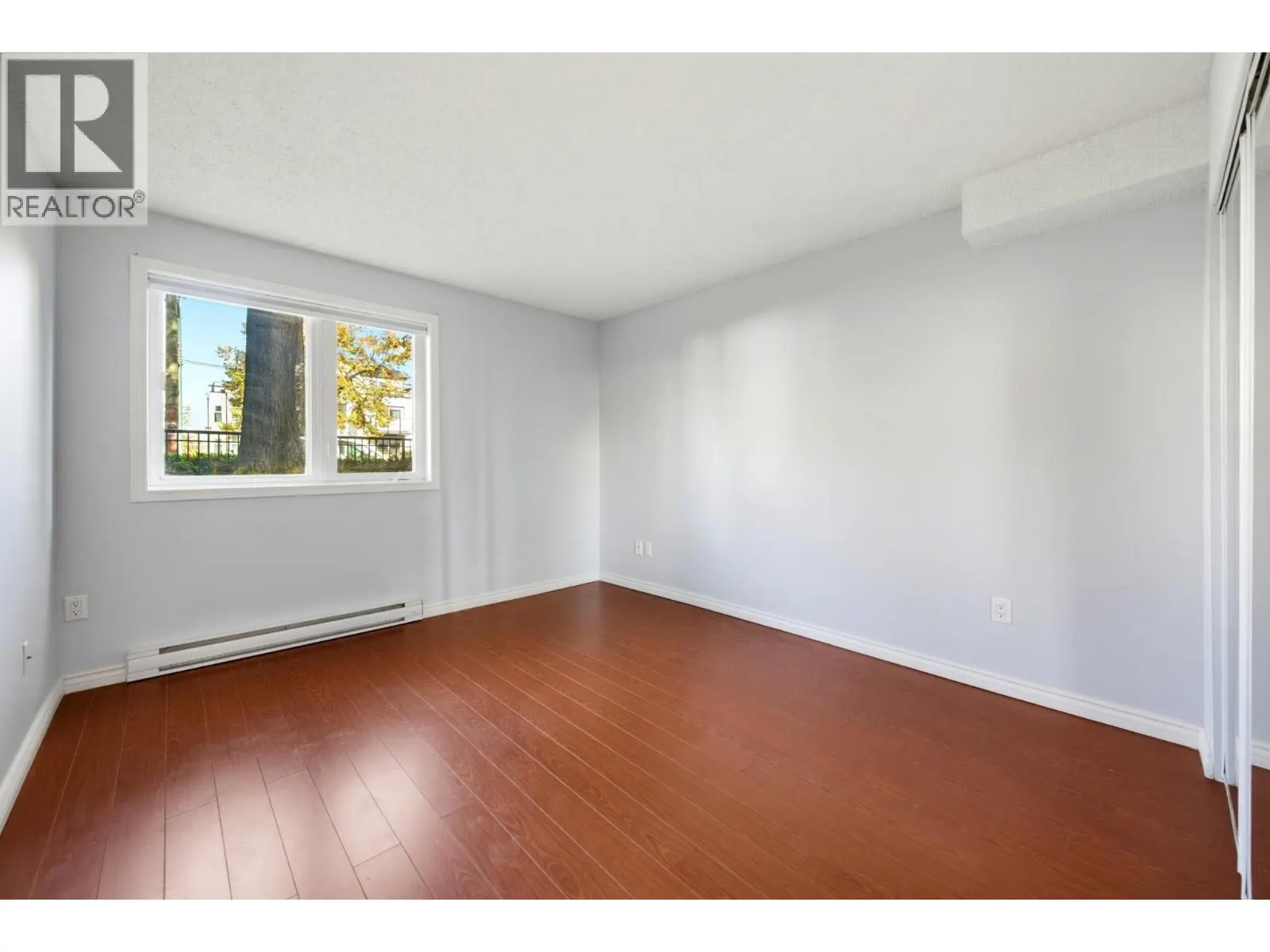 101 1040 E BROADWAY