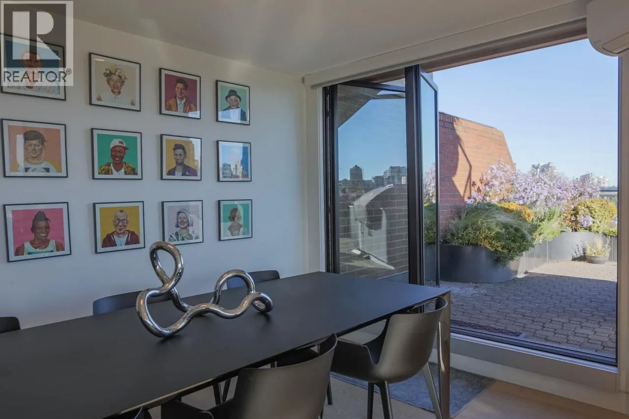 709 1490 PENNYFARTHING DRIVE