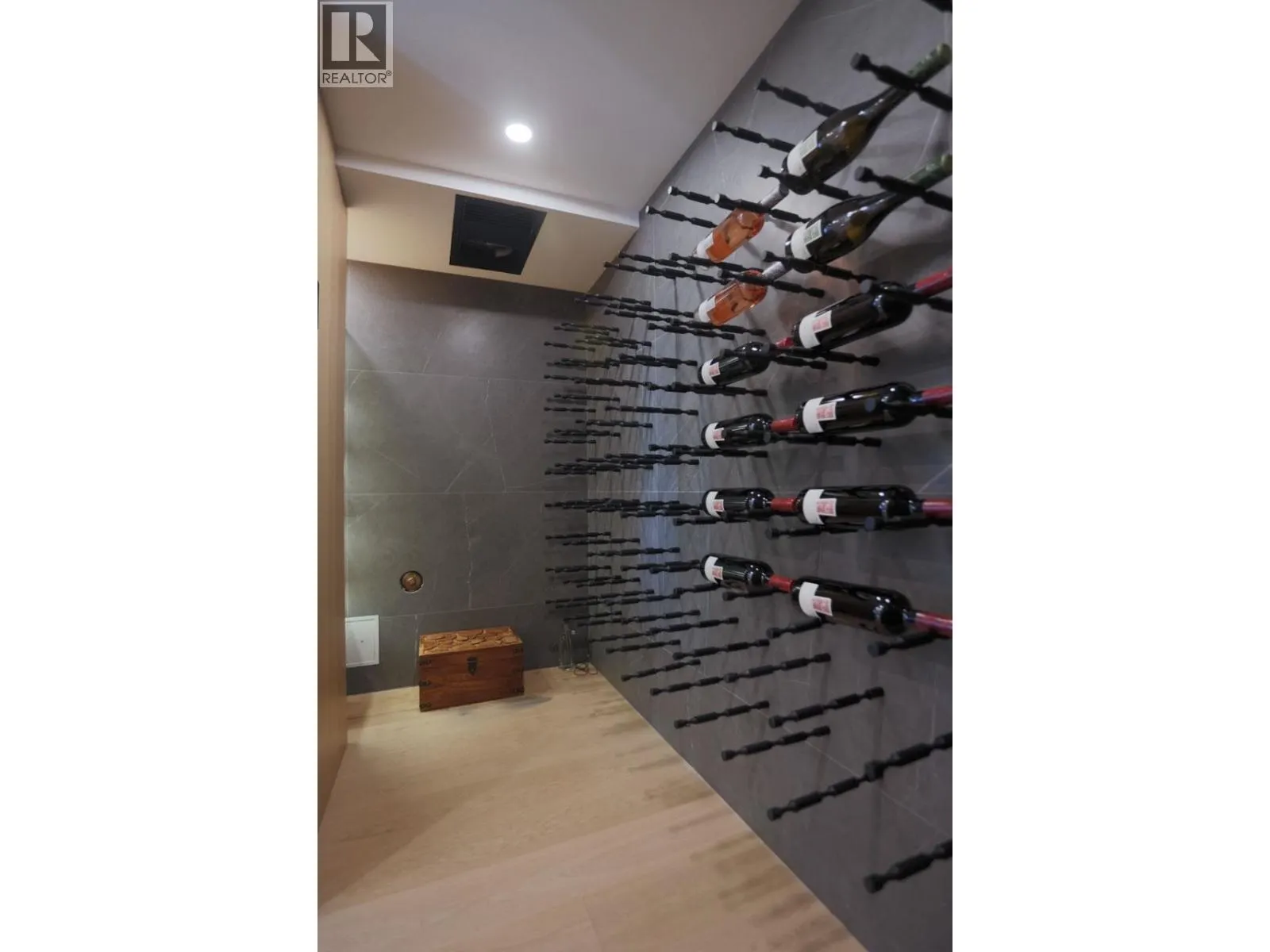709 1490 PENNYFARTHING DRIVE