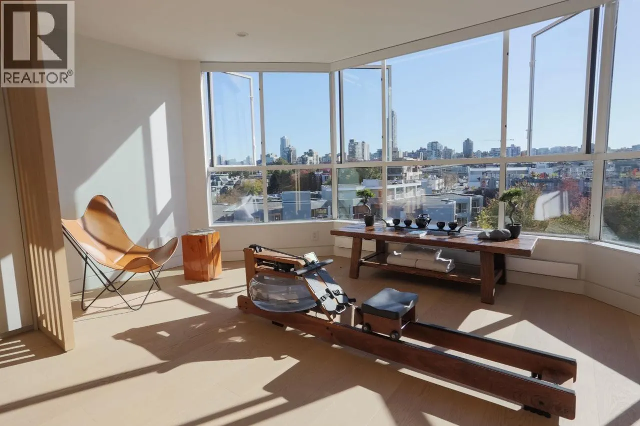 709 1490 PENNYFARTHING DRIVE