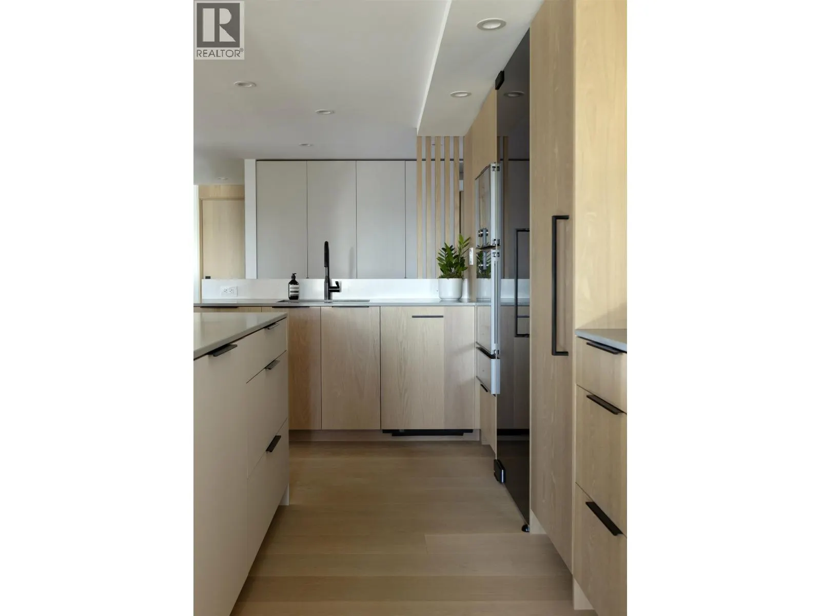709 1490 PENNYFARTHING DRIVE
