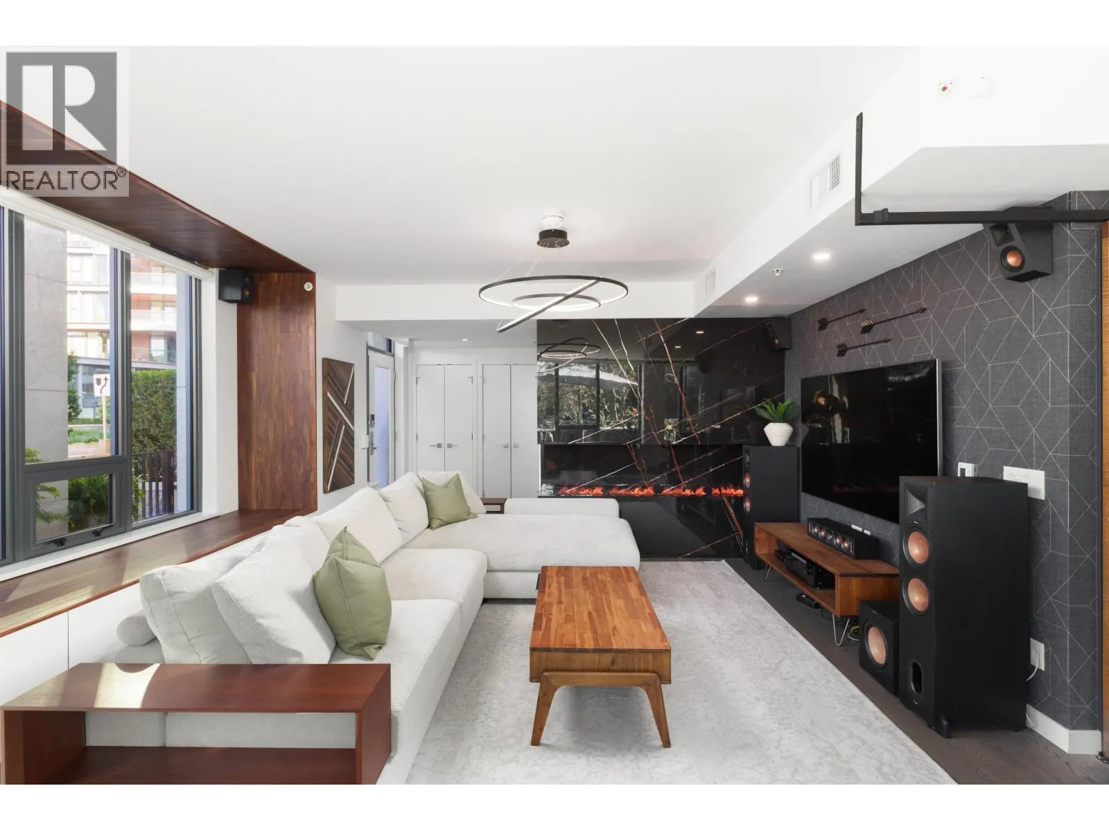 106 1678 PULLMAN PORTER STREET