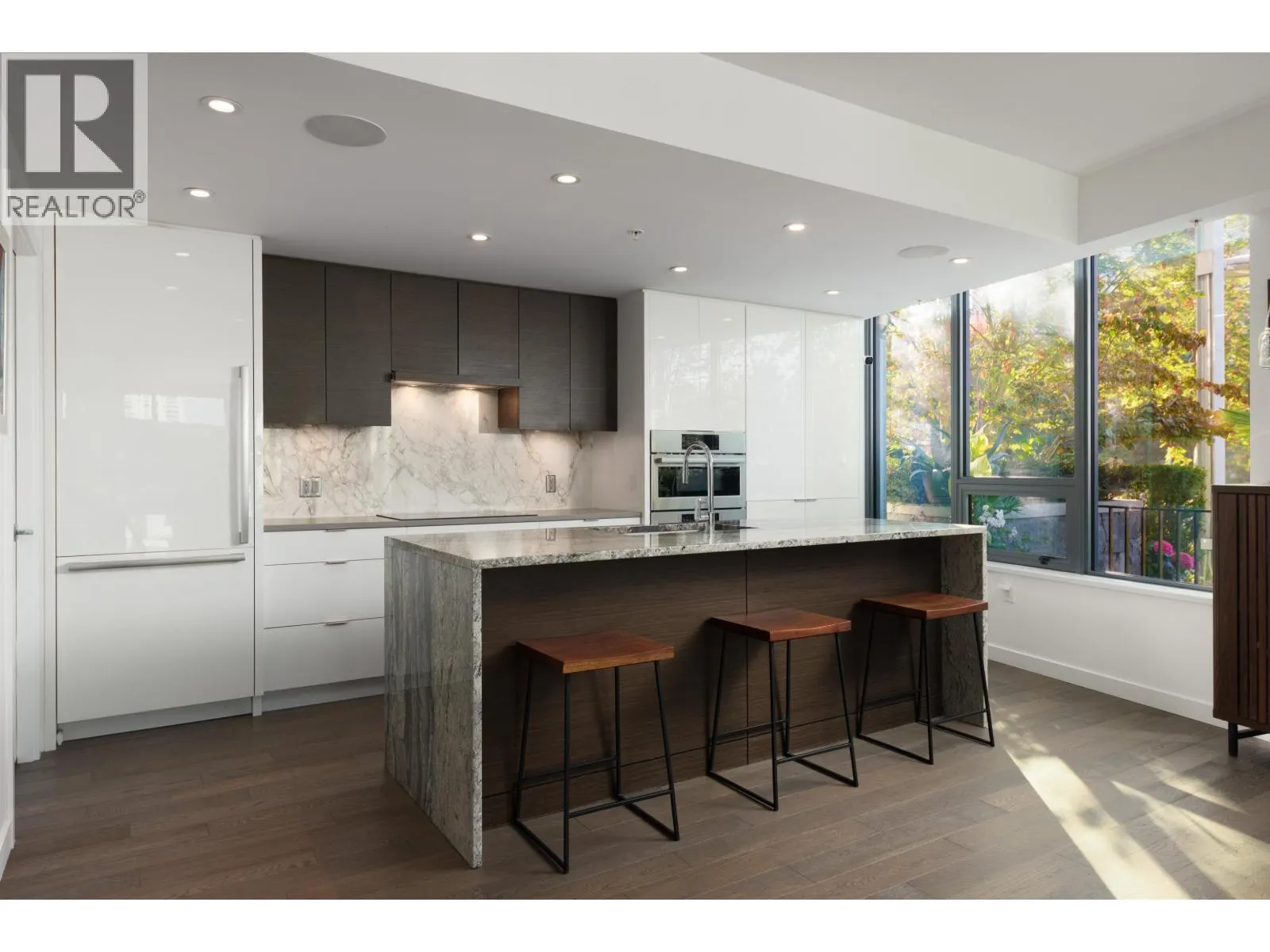 106 1678 PULLMAN PORTER STREET