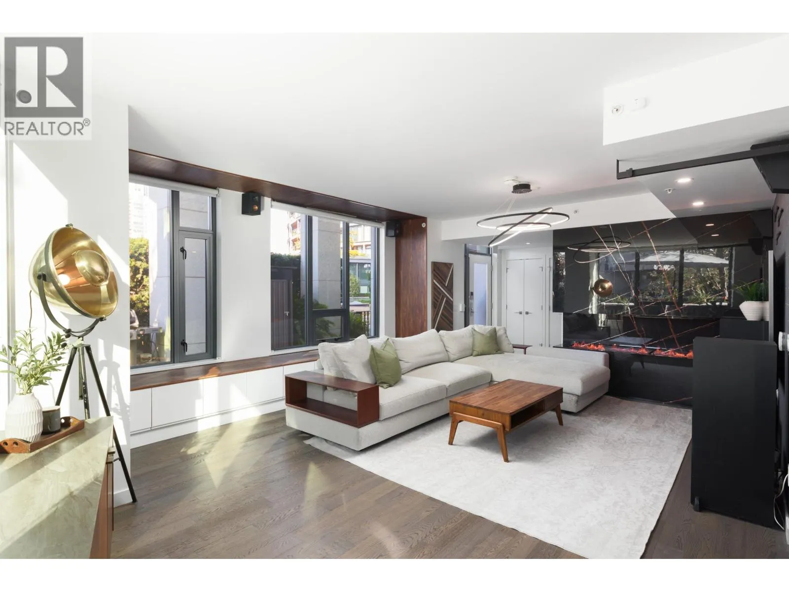 106 1678 PULLMAN PORTER STREET