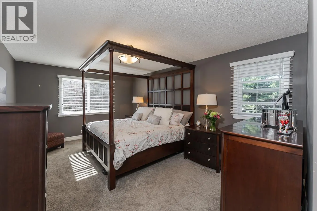 6743 VALLEYVIEW DRIVE
