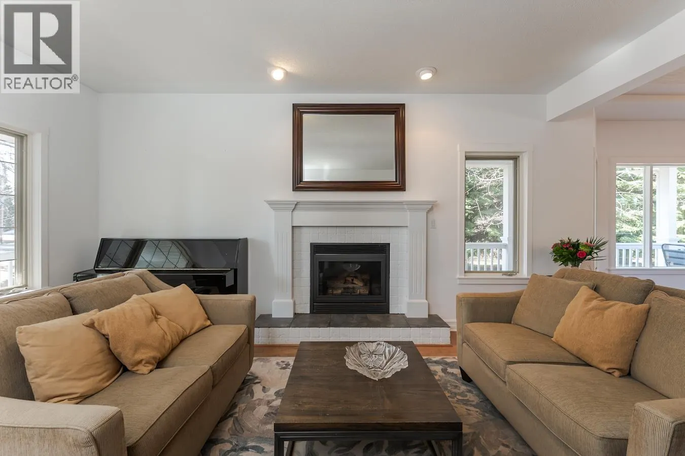 6743 VALLEYVIEW DRIVE