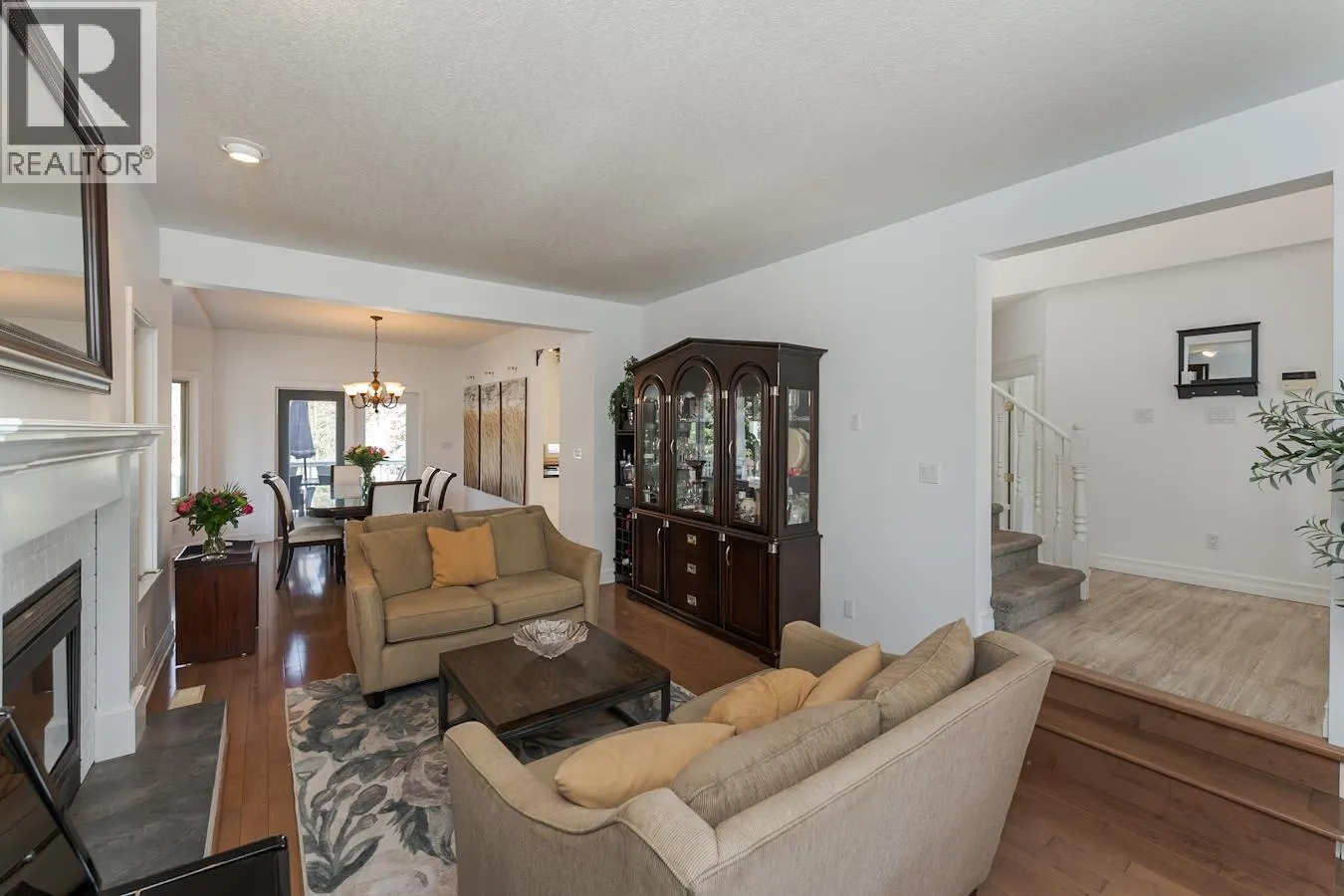 6743 VALLEYVIEW DRIVE