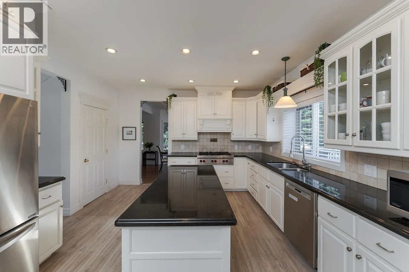 6743 VALLEYVIEW DRIVE