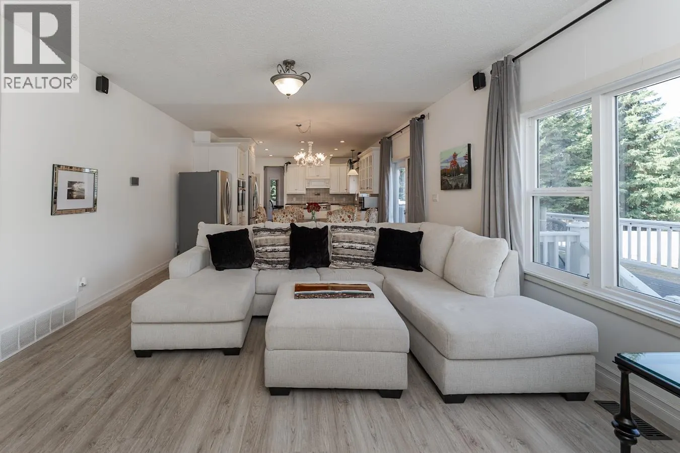 6743 VALLEYVIEW DRIVE