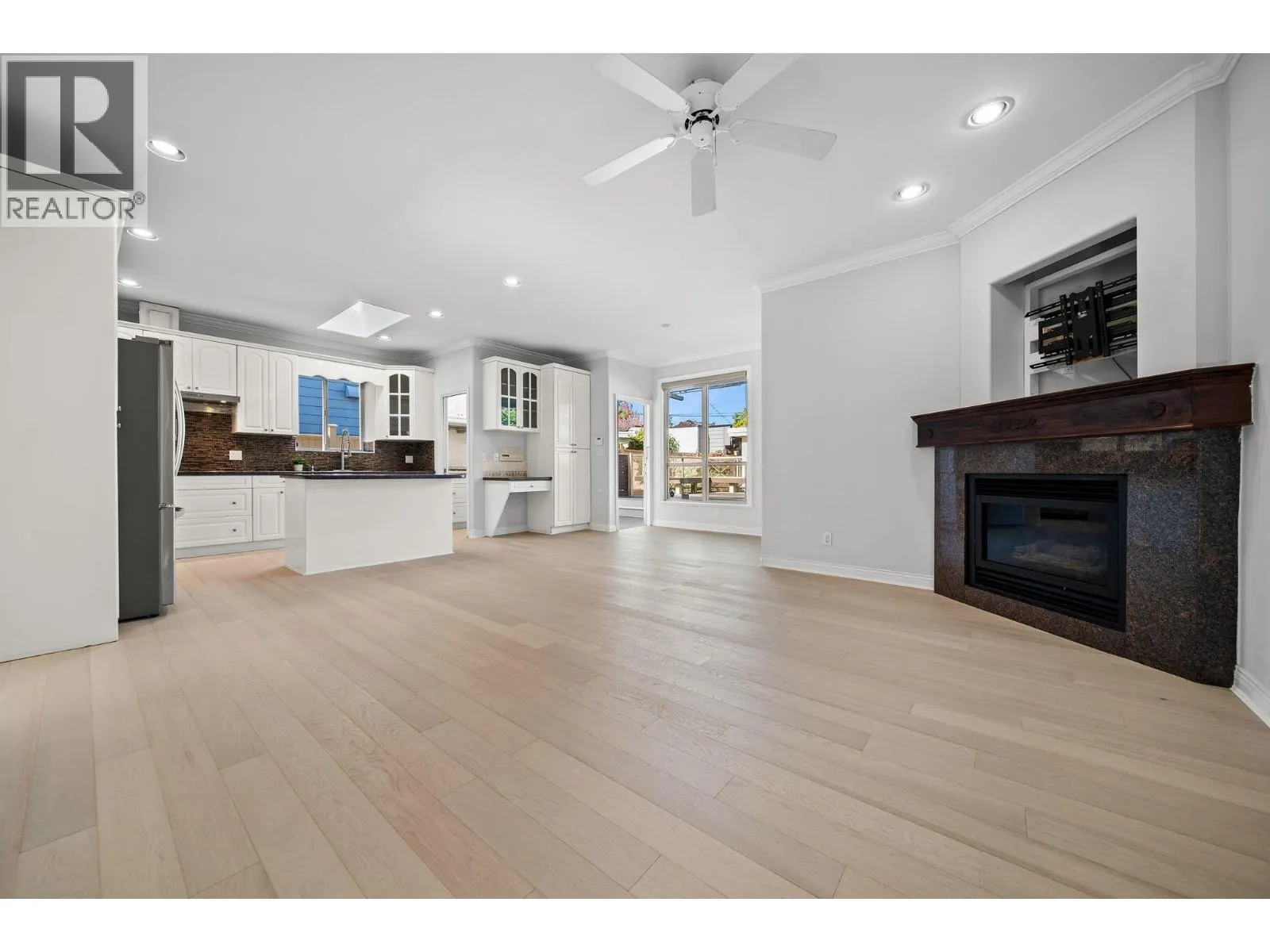 336 W 19TH STREET