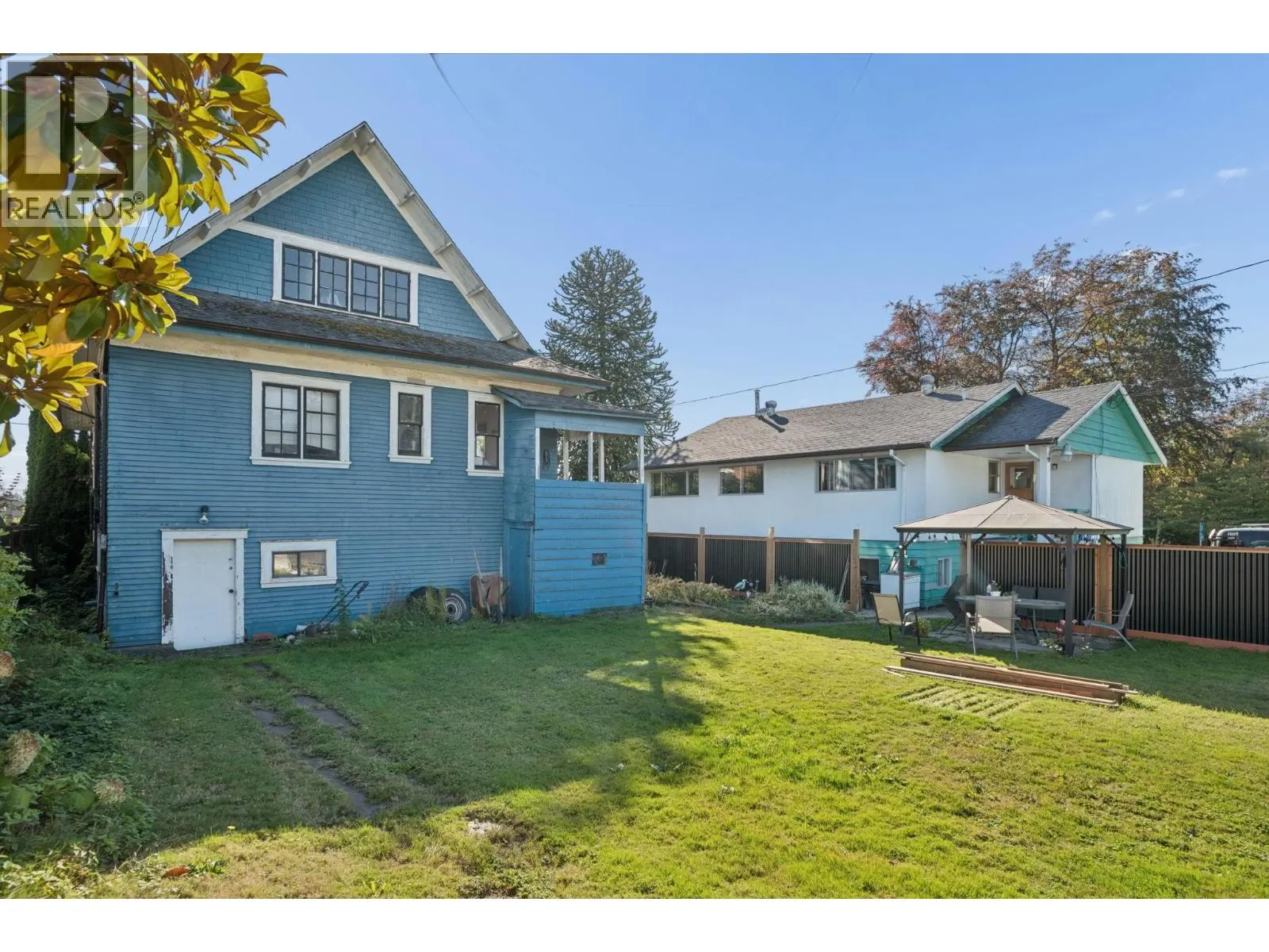 358 W 16TH STREET