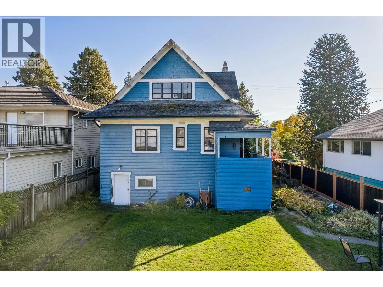 358 W 16TH STREET