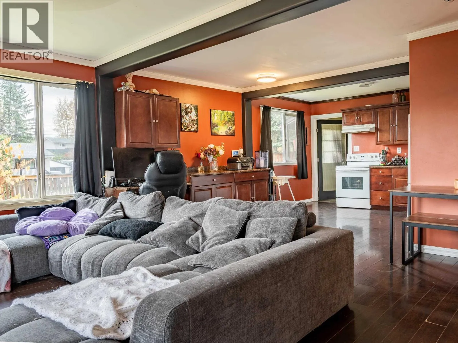 5328 COOK CRESCENT