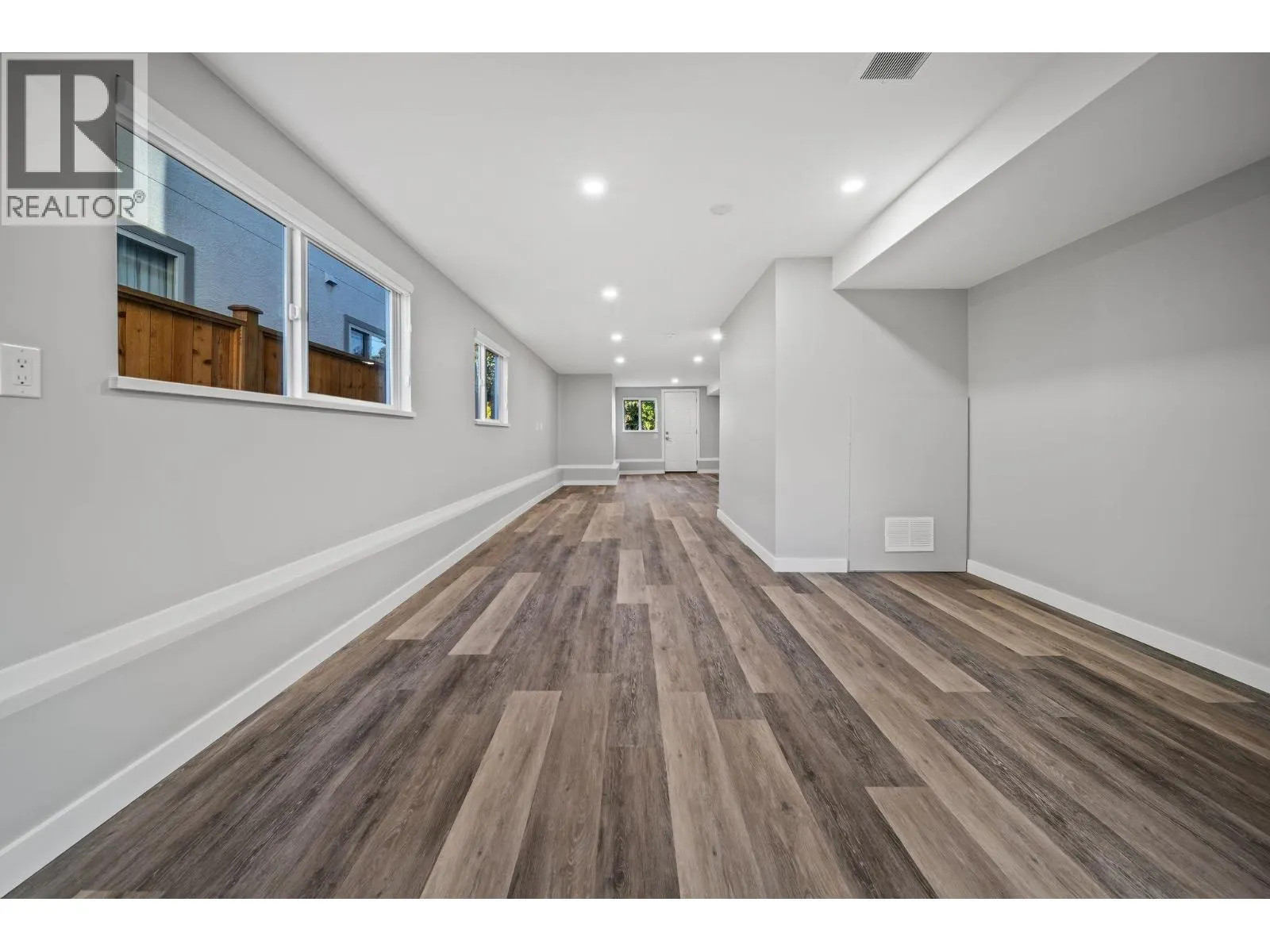 338 W 21ST STREET