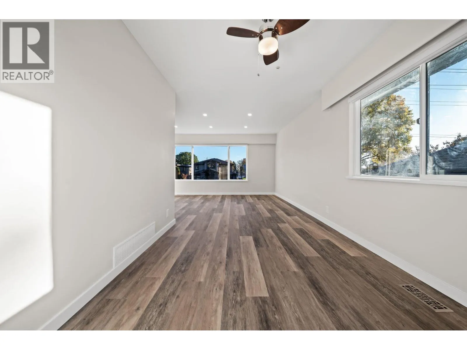 338 W 21ST STREET