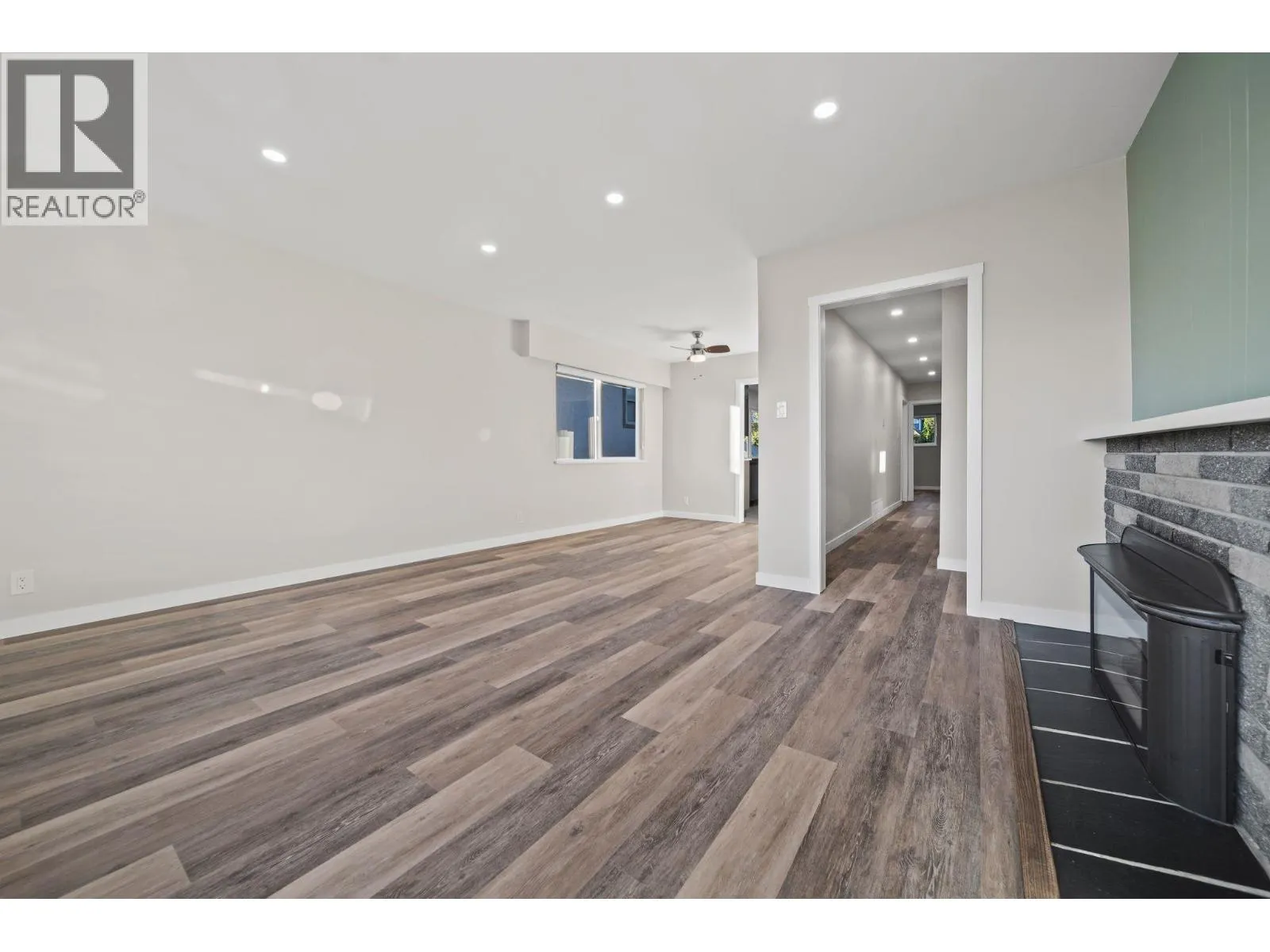 338 W 21ST STREET