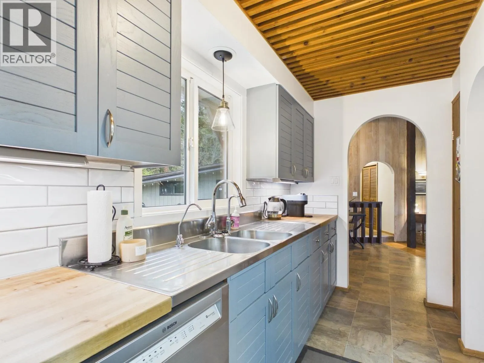 1140 TOWER CRESCENT