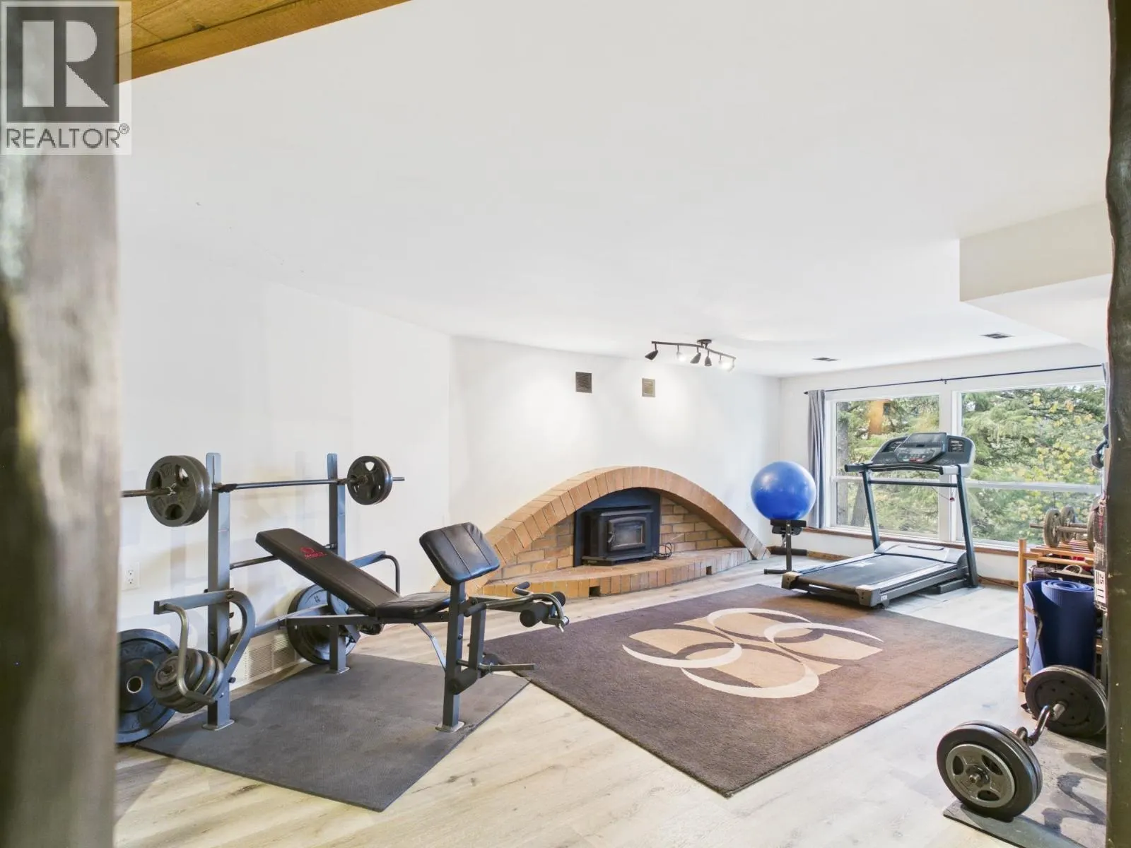 1140 TOWER CRESCENT