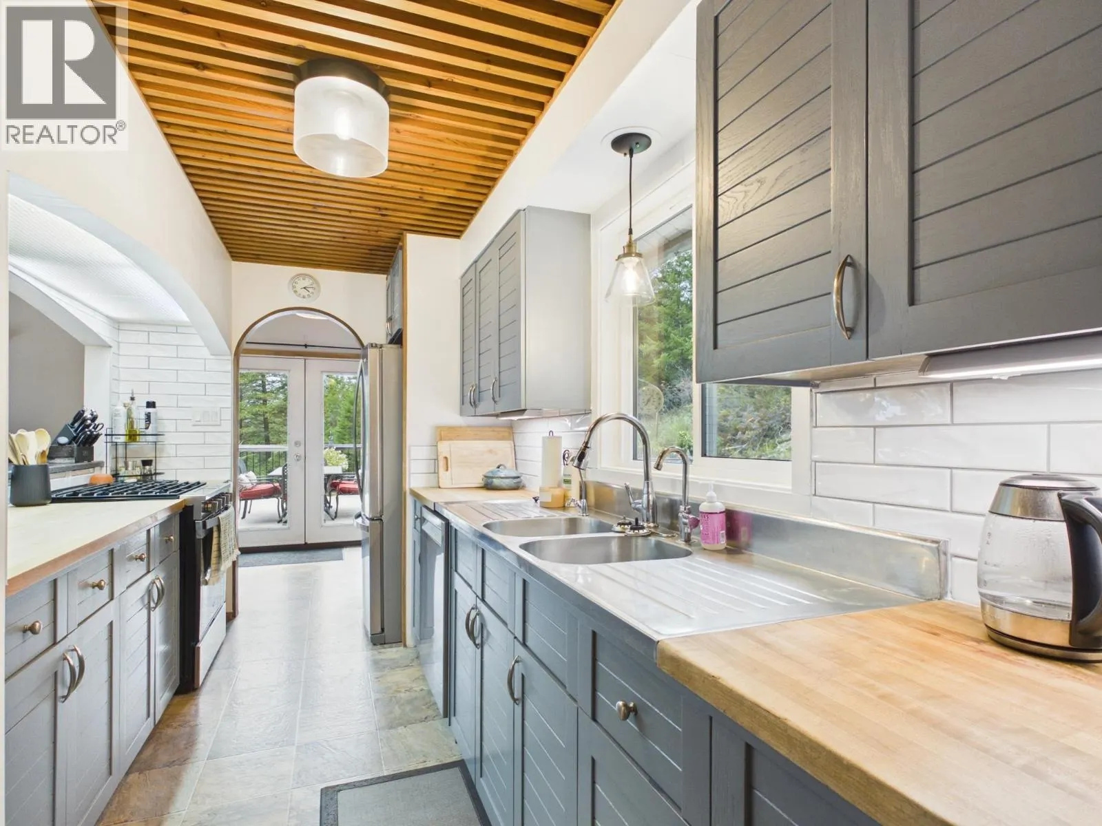 1140 TOWER CRESCENT