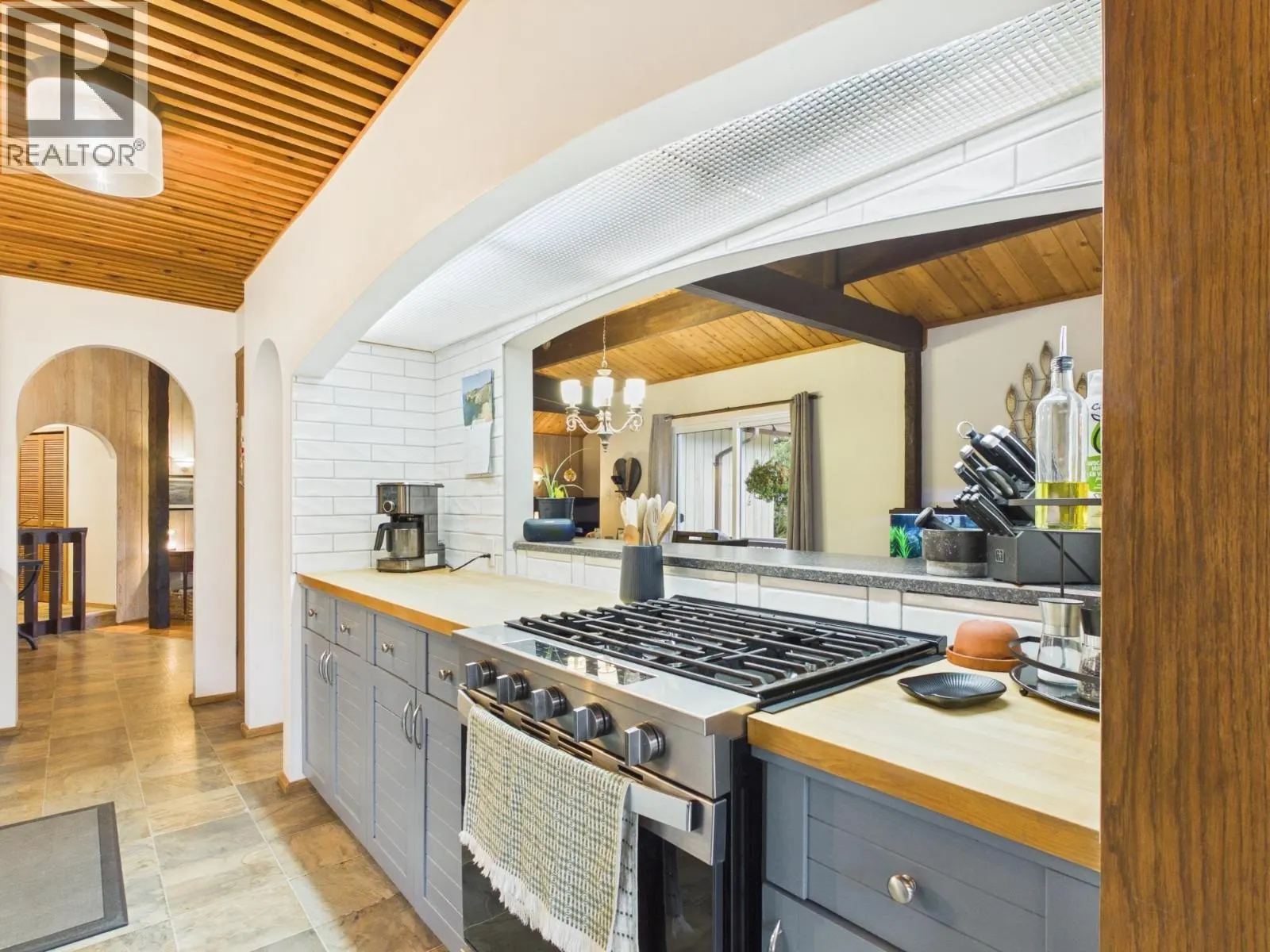 1140 TOWER CRESCENT
