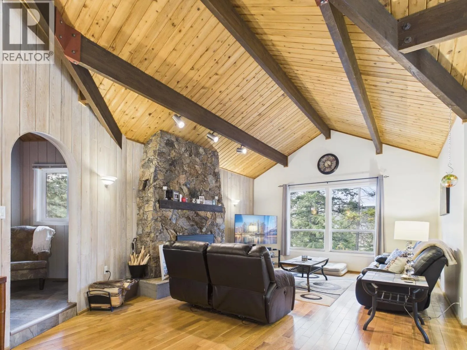 1140 TOWER CRESCENT