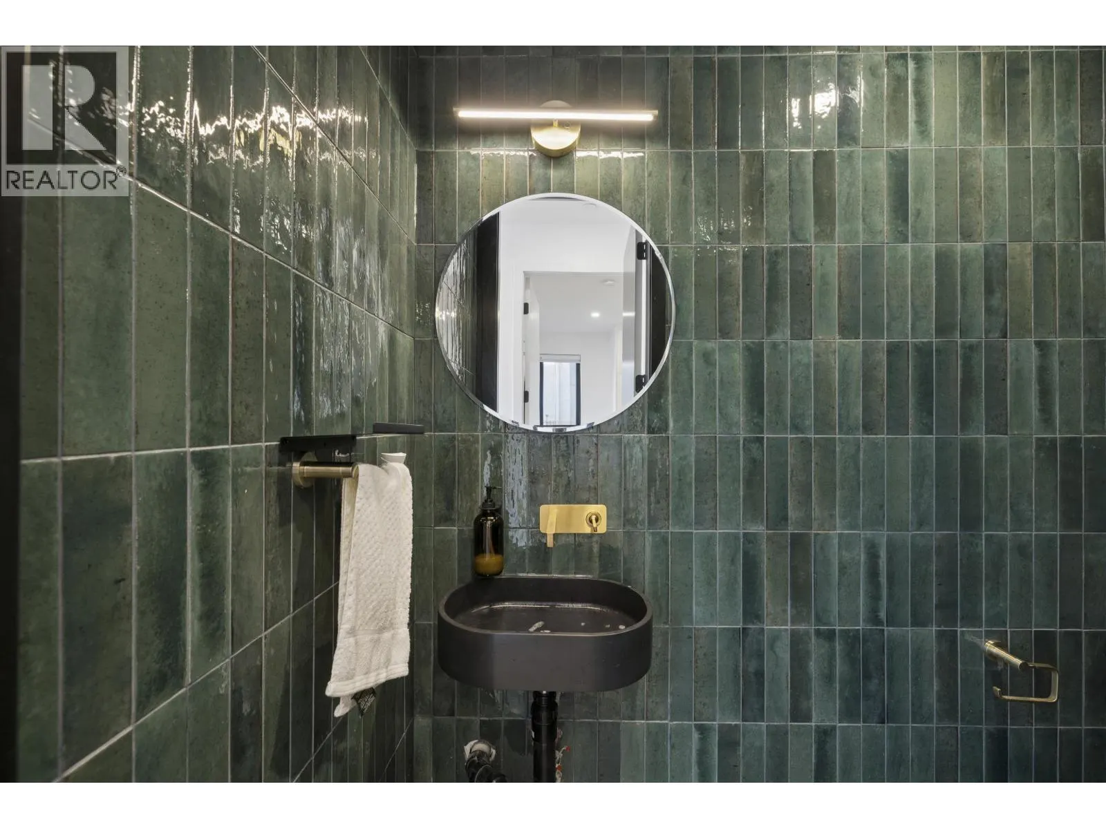 366 W 25TH STREET
