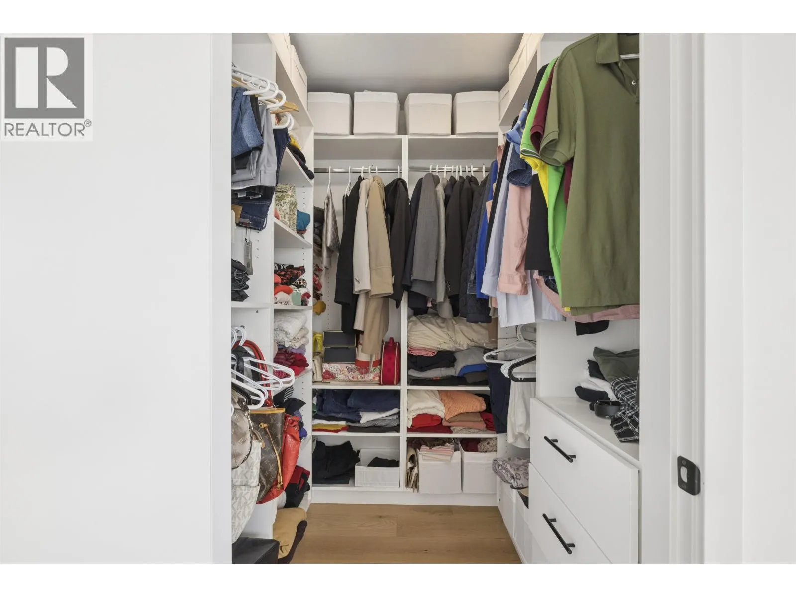 366 W 25TH STREET