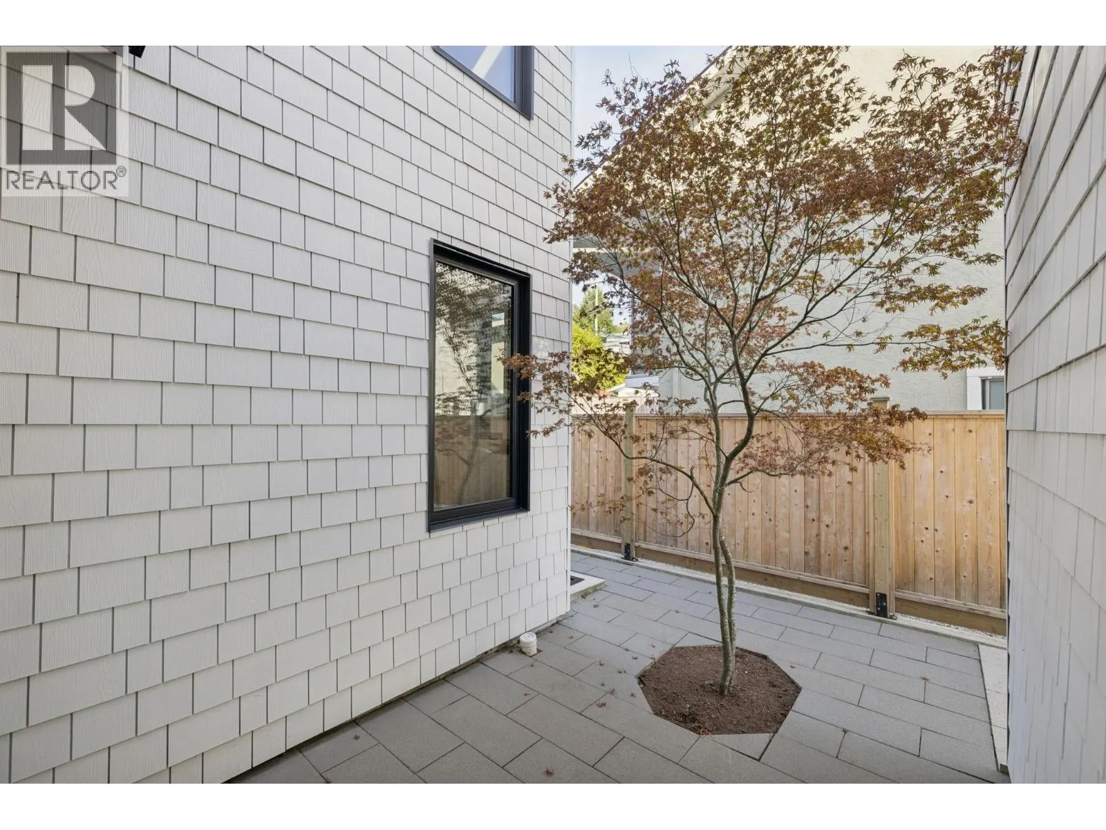 366 W 25TH STREET