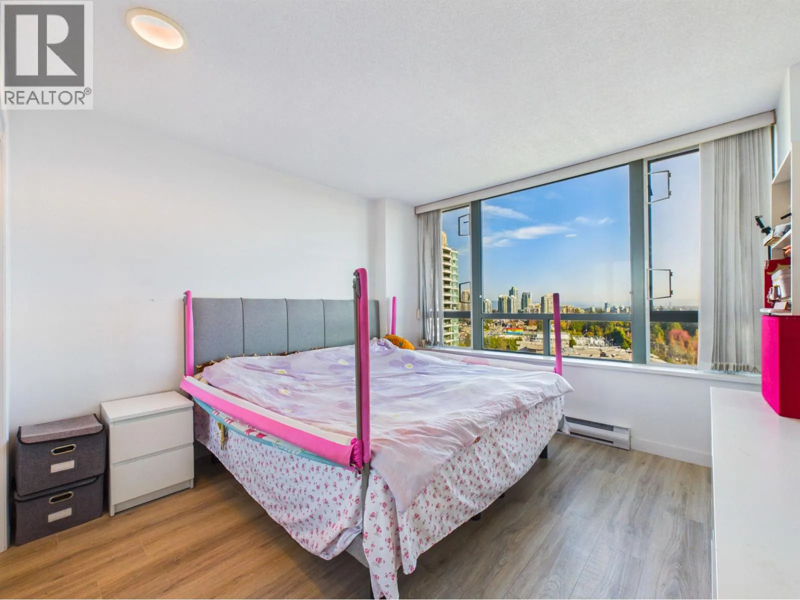 1405 6622 SOUTHOAKS CRESCENT
