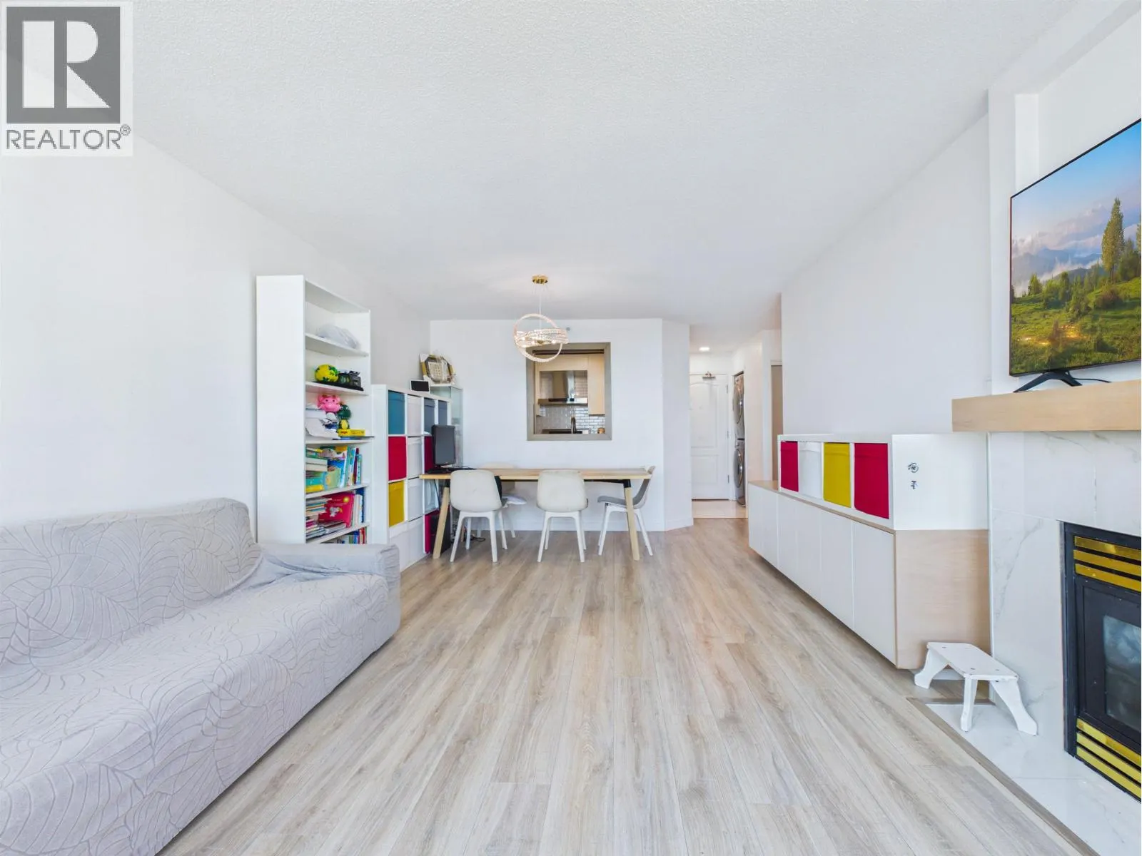 1405 6622 SOUTHOAKS CRESCENT