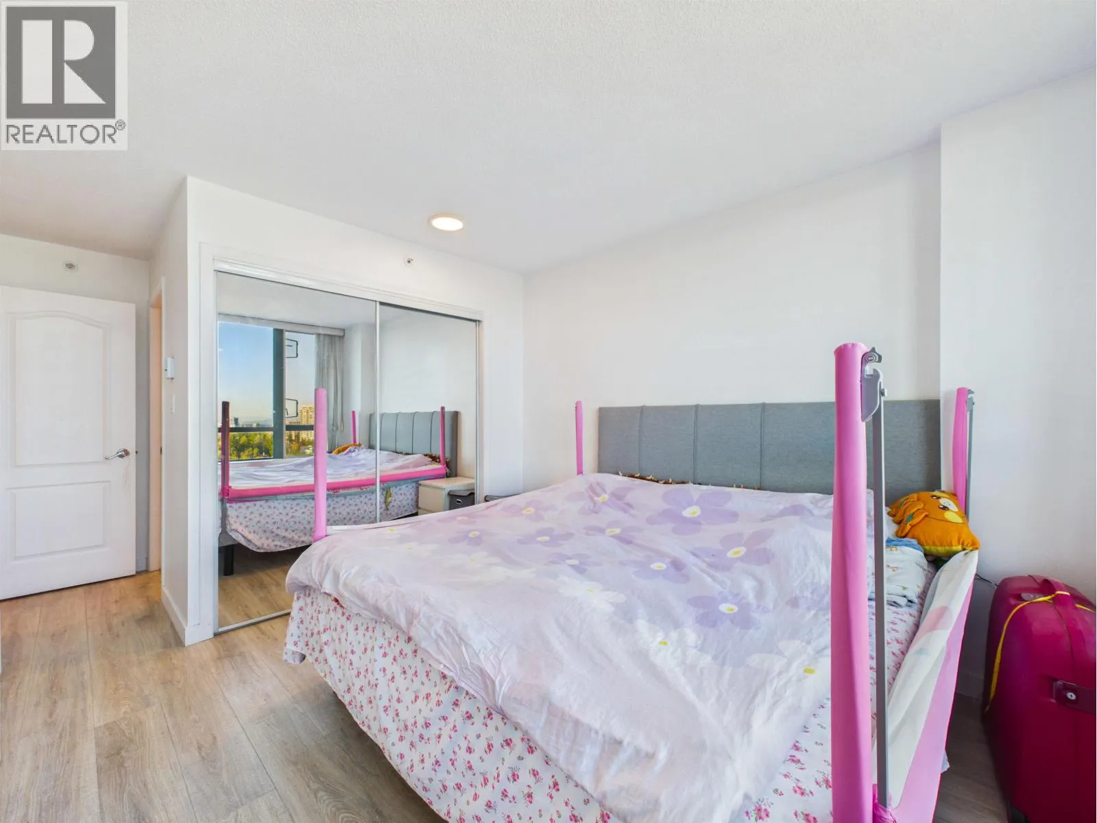 1405 6622 SOUTHOAKS CRESCENT