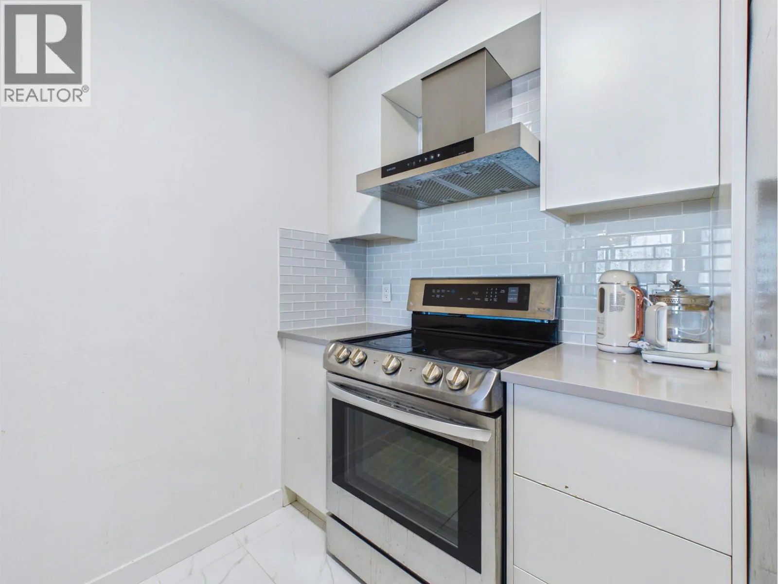 1405 6622 SOUTHOAKS CRESCENT