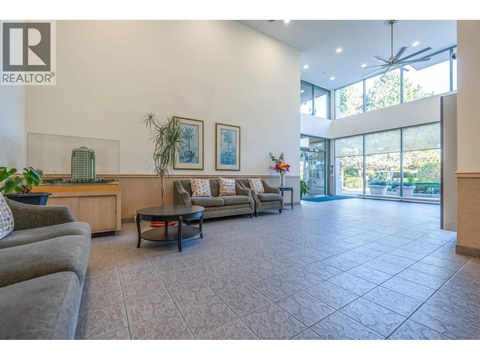 1405 6622 SOUTHOAKS CRESCENT